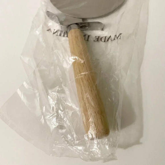 Birra Moretti  Pizza Cutter Lager Beer Advertising Kitchenware - Picture 9 of 13